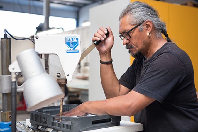 structural foam molding workplace